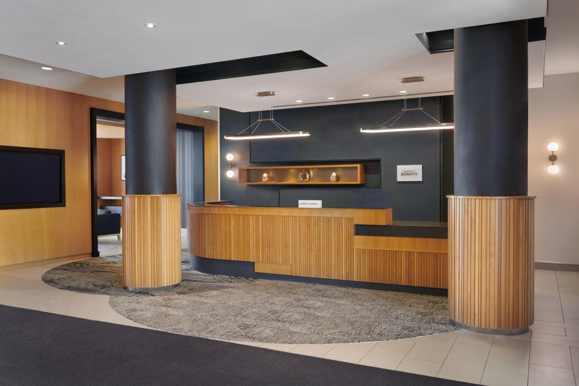 By Marriott Airport Hotel Calgary