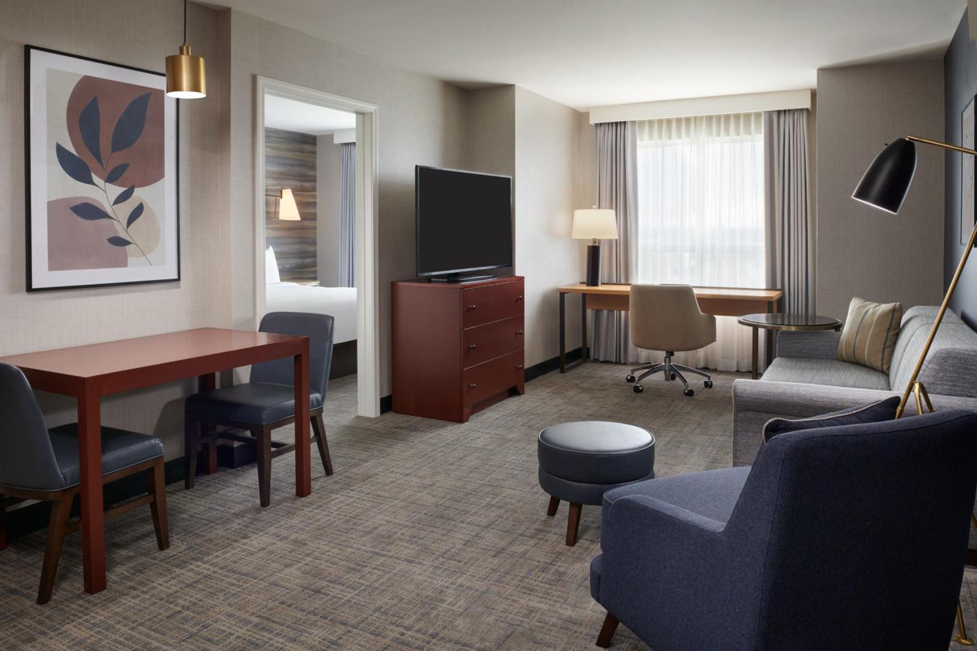 Hotel By Marriott Airport Calgary