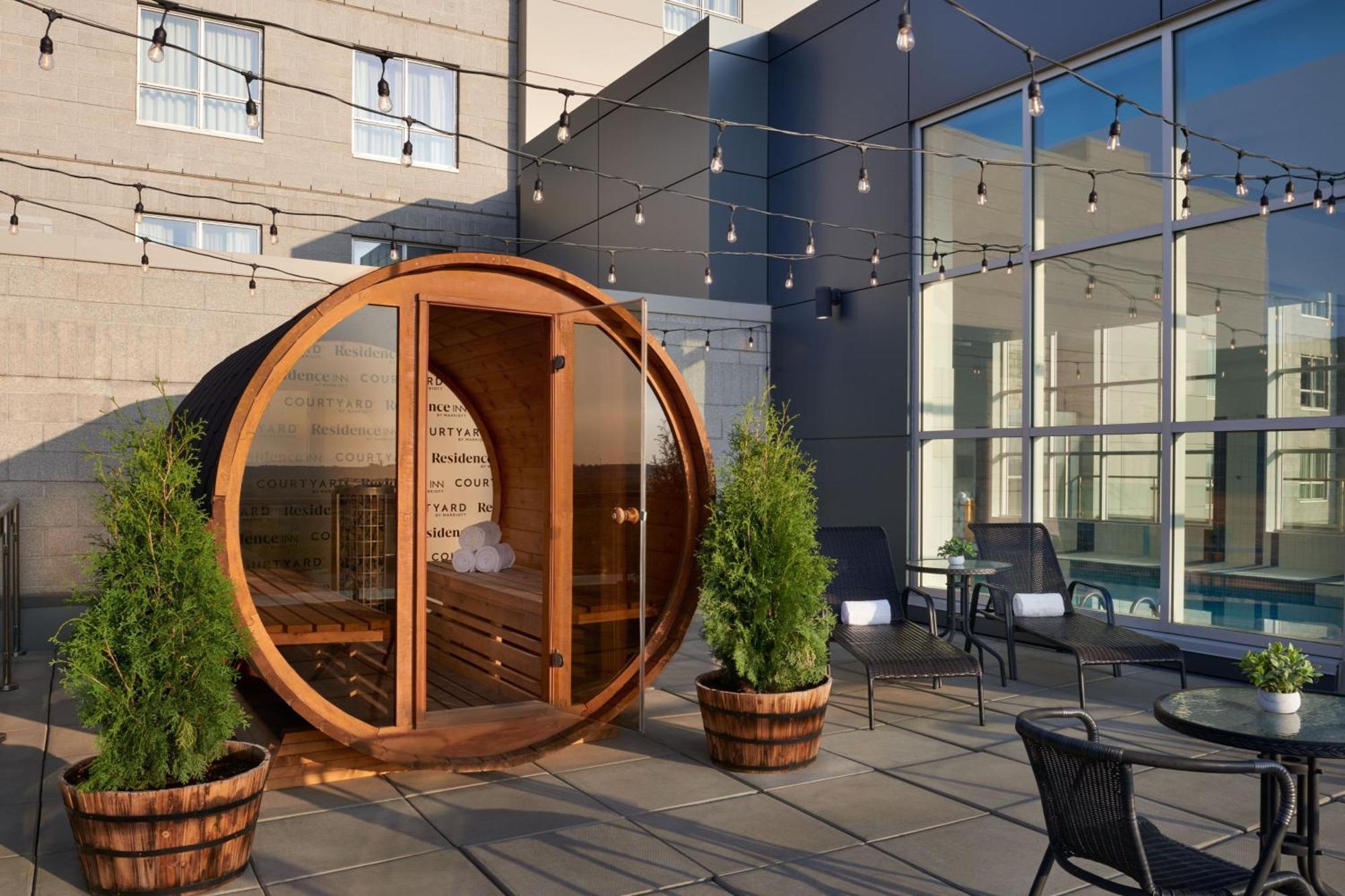 Hotel By Marriott Airport 4*