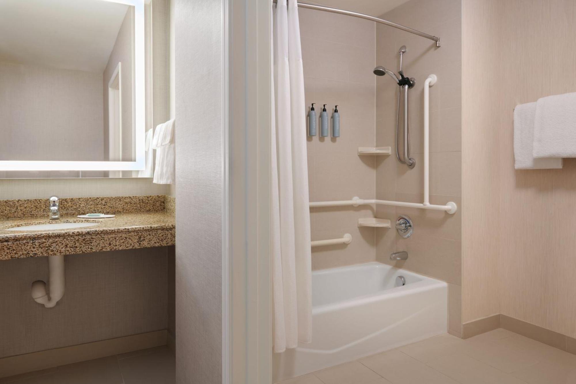 By Marriott Airport 4* Calgary