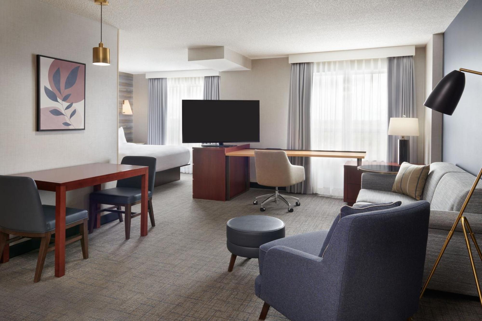 Hotel By Marriott Airport Calgary