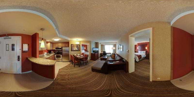 By Marriott Airport 4*